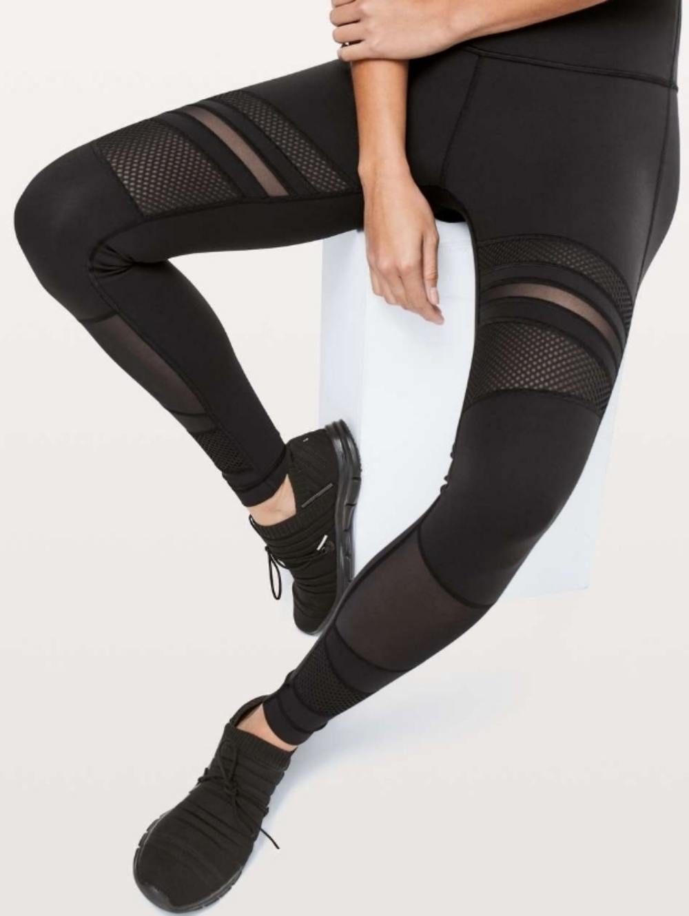 Lululemon Wunder Under High-Rise Tight *Mix & Mesh. 28" Inseam. Black. Size 4. - Picture 2 of 10